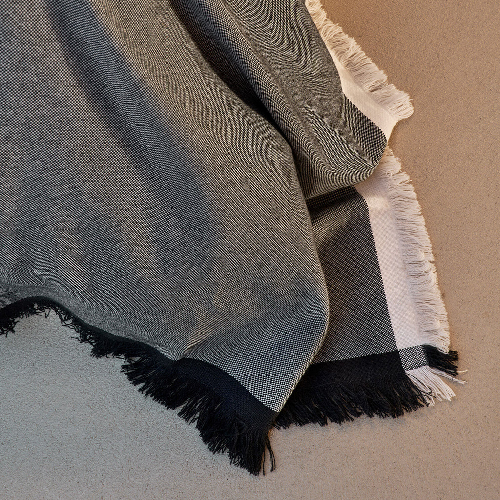 Urban Elegance Woven Blanket – Charcoal Grey with Fringe