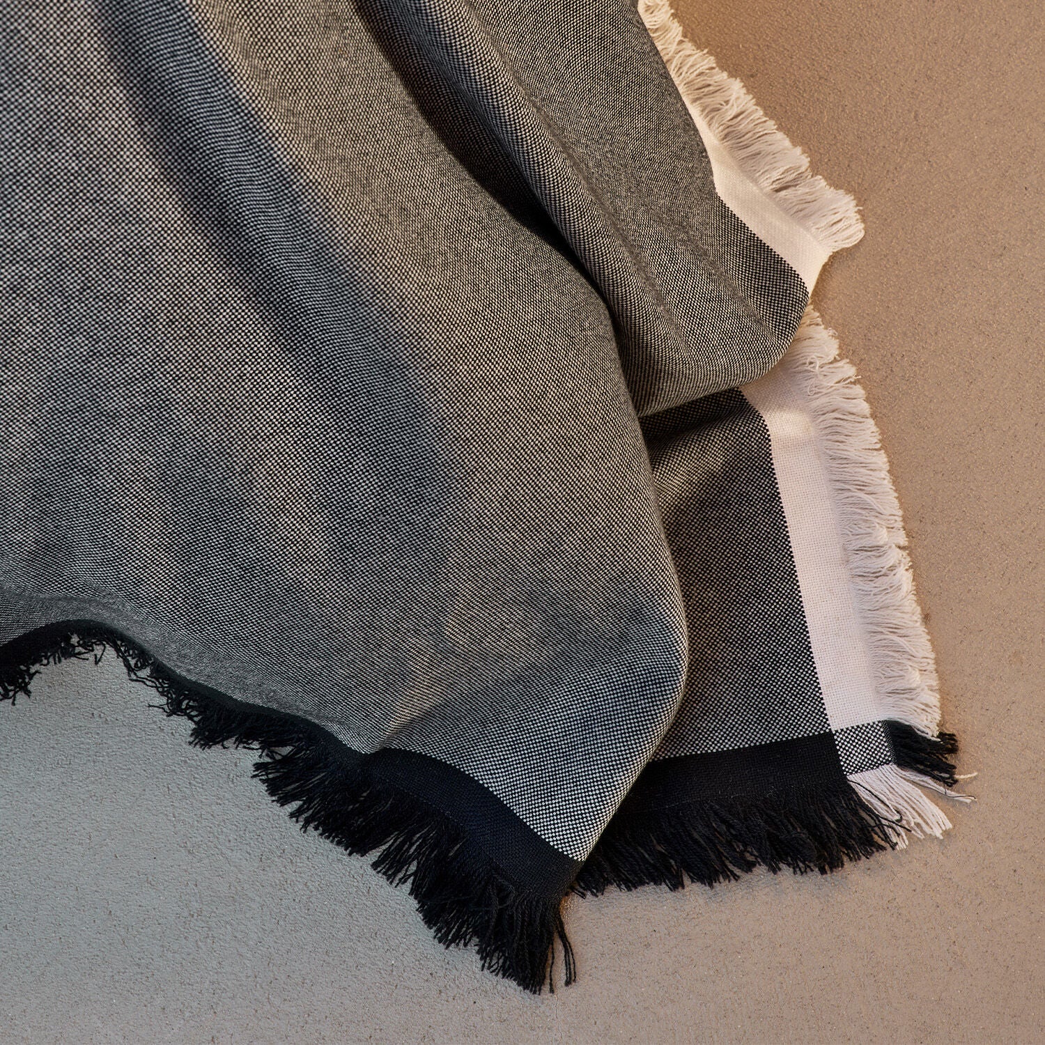 Urban Elegance Woven Blanket – Charcoal Grey with Fringe