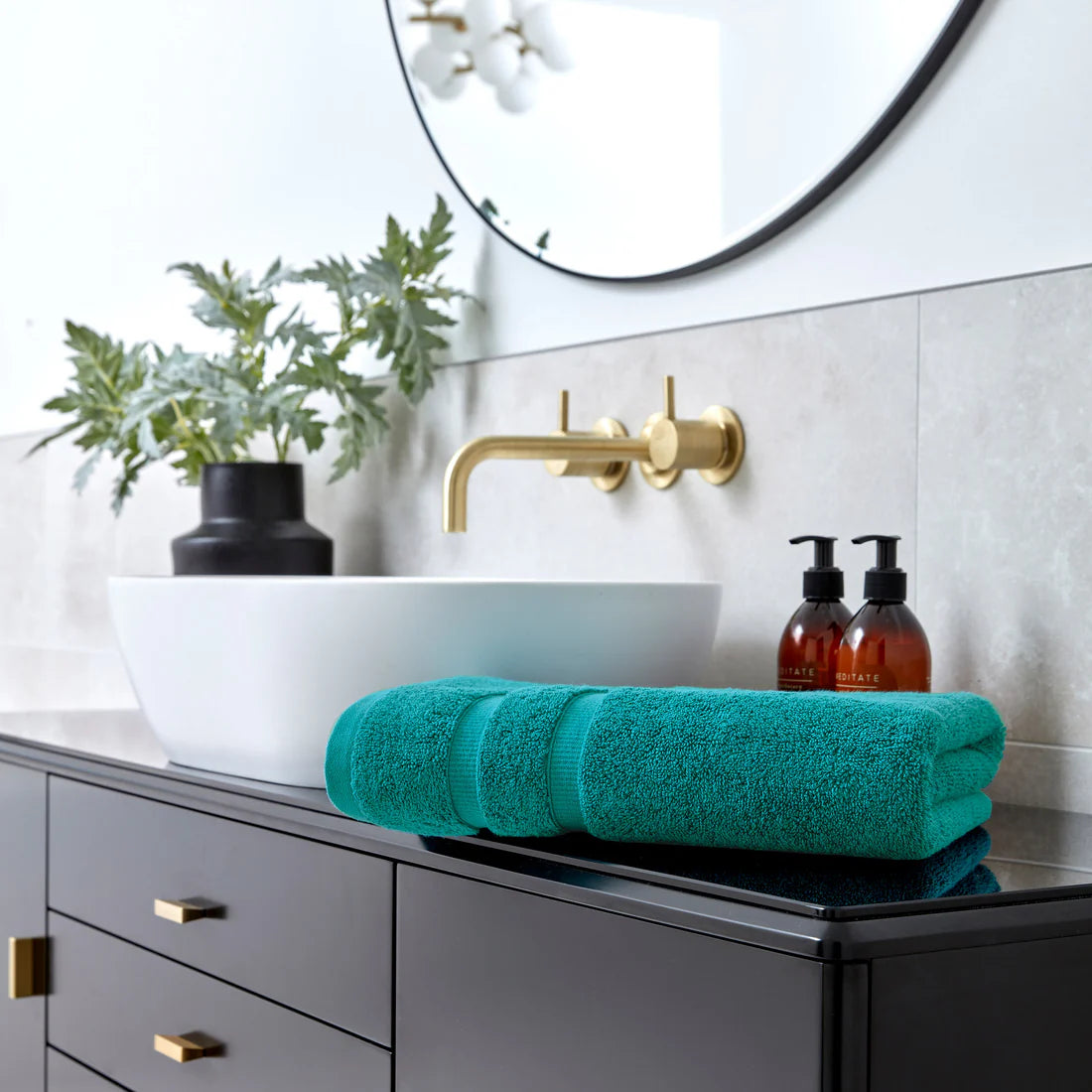 Signum Vivid Teal Bath Towel – Soft & Absorbent Cotton